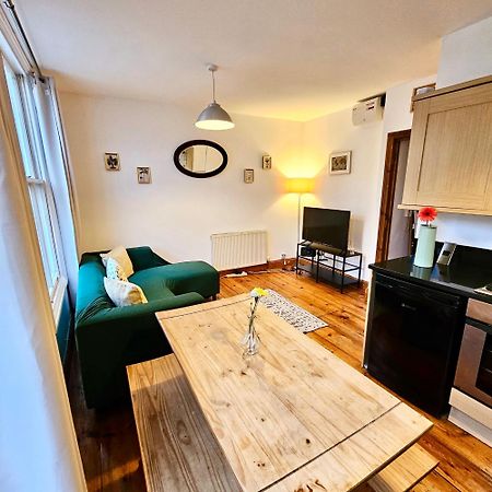 Lovely 1 Bed Apartment 2 Min To Station London Kültér fotó