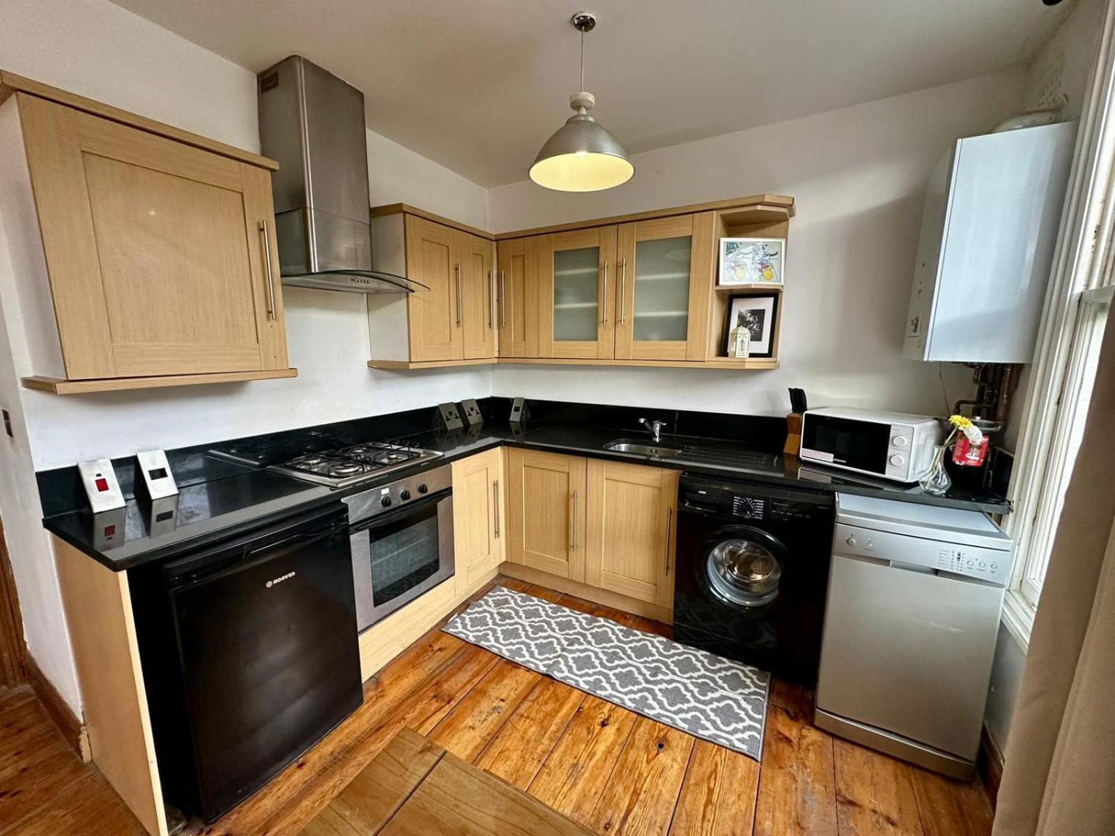 Lovely 1 Bed Apartment 2 Min To Station London Kültér fotó